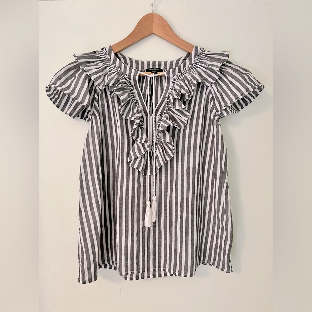 Lord & Taylor 💯 Cotton Cap Sleeve Gray and White Striped Ruffle Blouse, Tie Neck